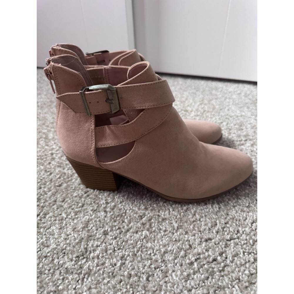 Fergalicious 7.5 Women Pink Suede Ankle Boots Buckle Booties - Picture 8 of 10